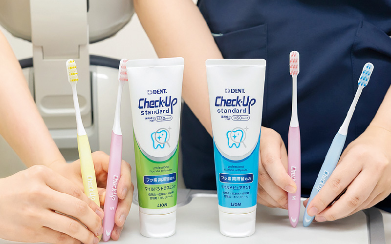 [写真] 歯磨剤「Check-Up standard」と「Check-Up歯ブラシ」
