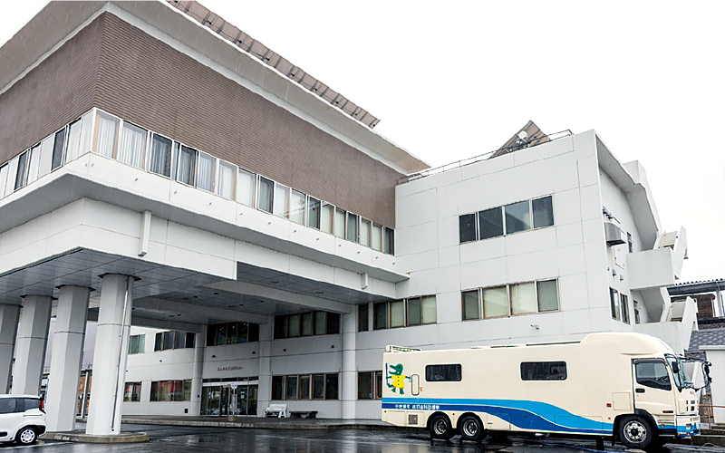 [写真] 震災後に建てられた「小本津波防災センター」