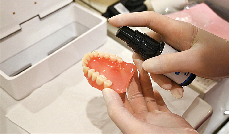 [写真] 「キレイキープ」処置①