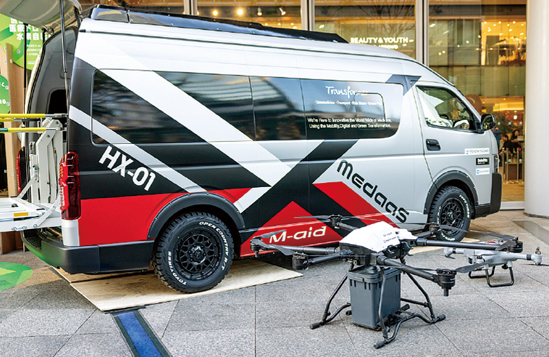 [写真] 移動型医療車両