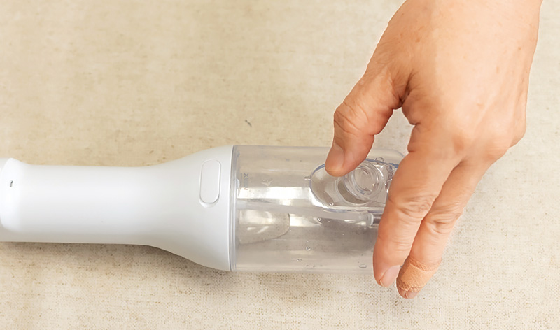 [写真] 「パワーフロッサー」の注水口