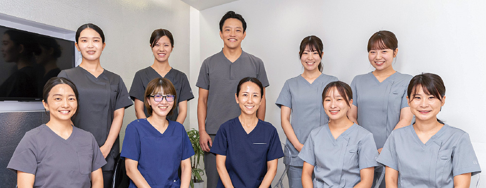 [写真] GOSI矯正歯科の皆様