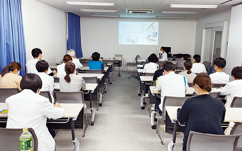 [写真] 嚥下ファシリテータ育成コースで行われる講義の様子