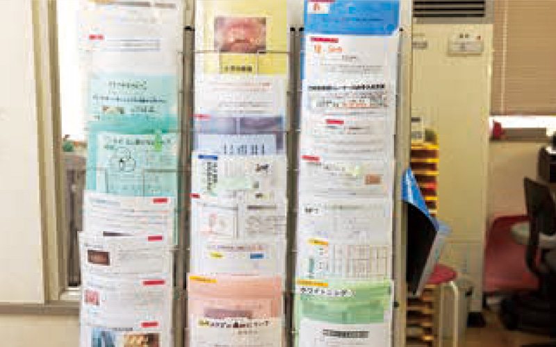 [写真] スタッフ自作の患者説明用の資料