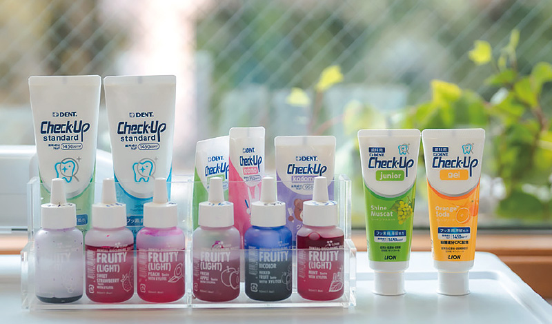 [写真] 院内でお使いのCheck-Upシリーズと染め出し液