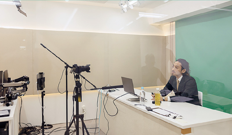 [写真] 講演内容の収録風景
